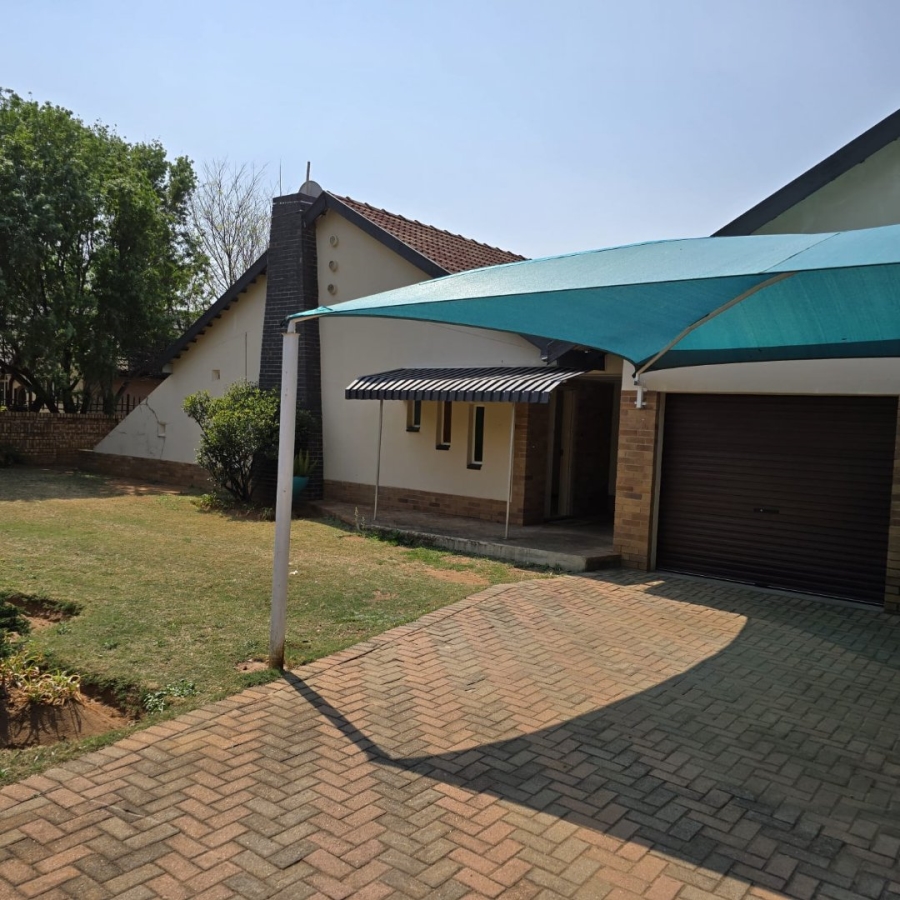 4 Bedroom Property for Sale in Flamwood North West
